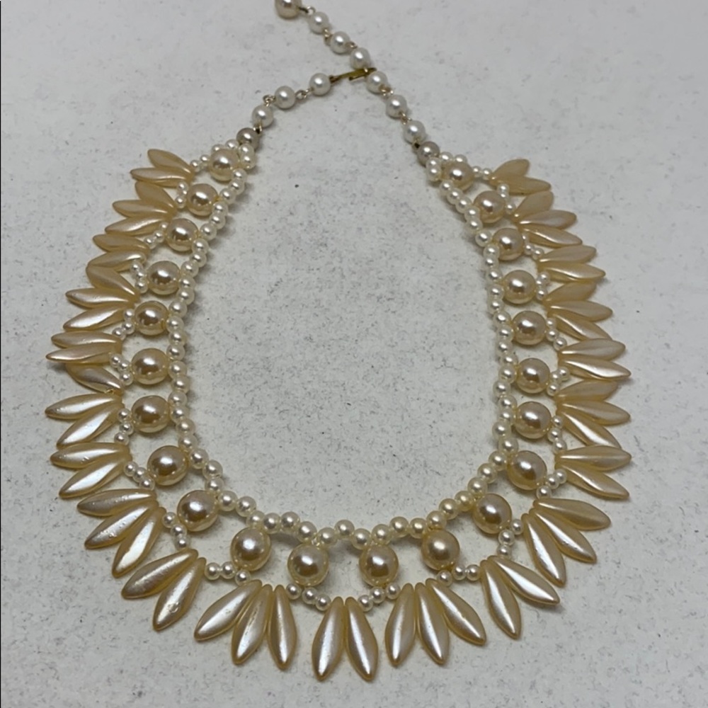 Pretty vintage pearl fringe necklace